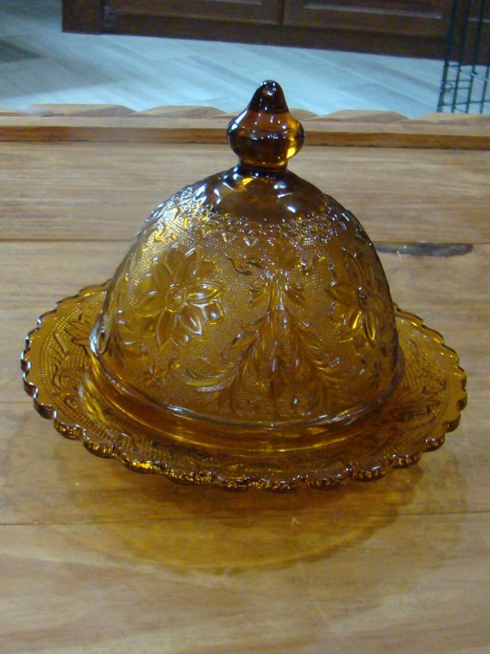 Vintage Indiana Glass Tiara Sandwich Amber Covered Round Butter Dish With Lid